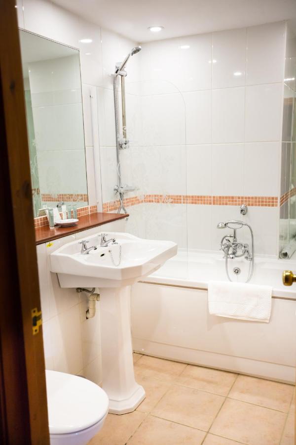 Standard Family Room,1017019267:JPEG